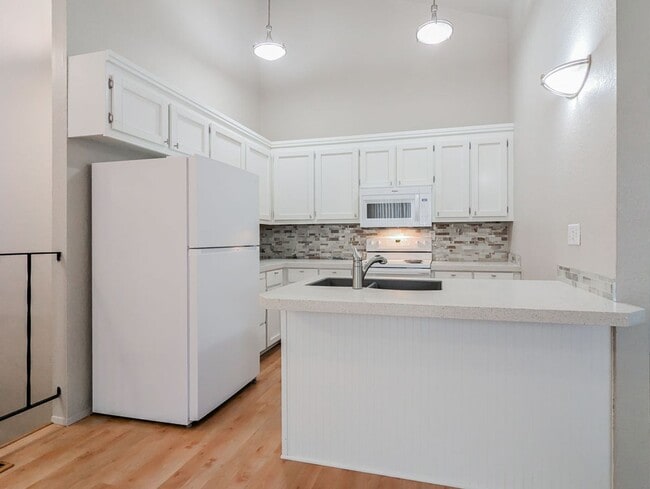 Photo - 5327 Glenwood Ave Unidad A