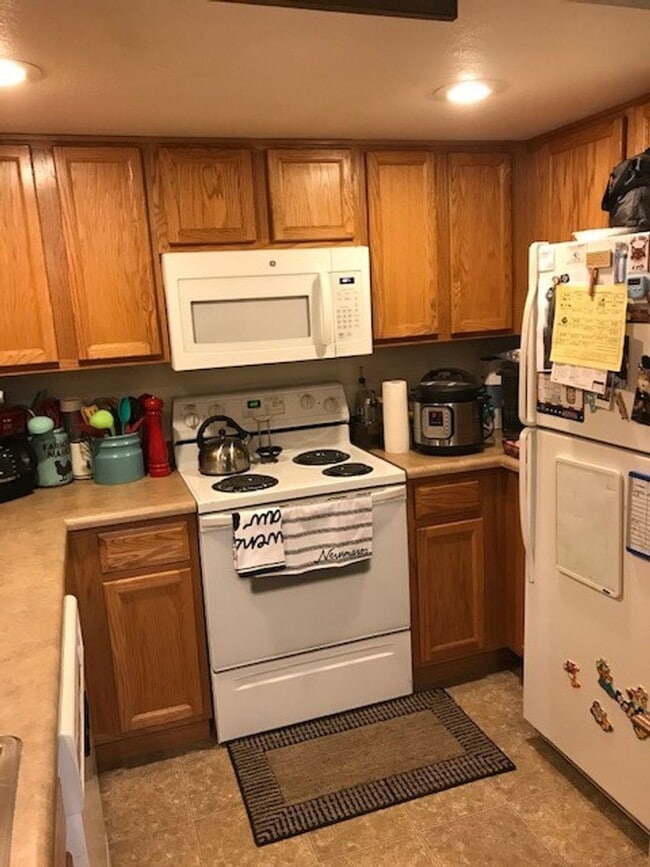 Photo - 334 Arkel Way