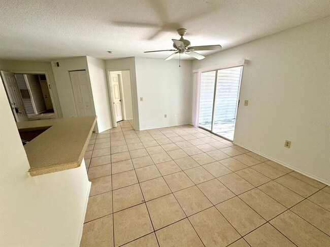 Building Photo - 1222 Bermuda Lakes Ln Unit 106
