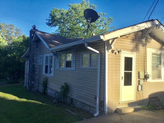 Photo - 225 N Germantown Rd