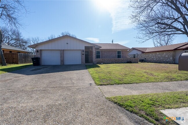 Building Photo - 1306 Ruiz Dr Rental