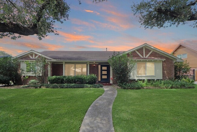 Photo - 5818 Paisley St