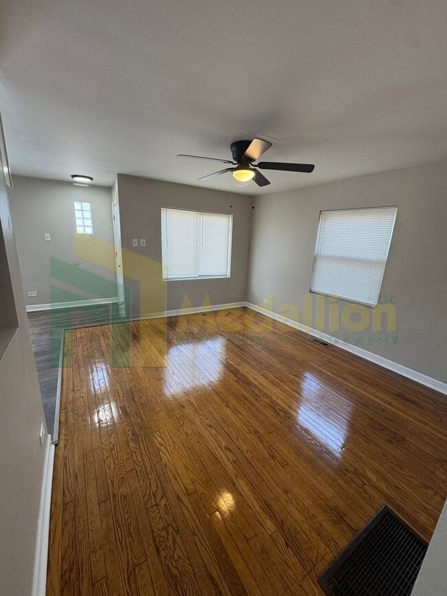 Photo - 9648 S Yale Ave