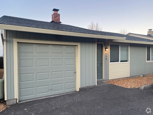 Building Photo - Newly Remodeled 3 Bedroom Ranch Style Home