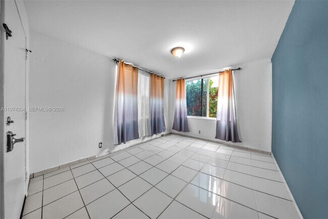 Photo - 1853 SW 17th St Unit 3