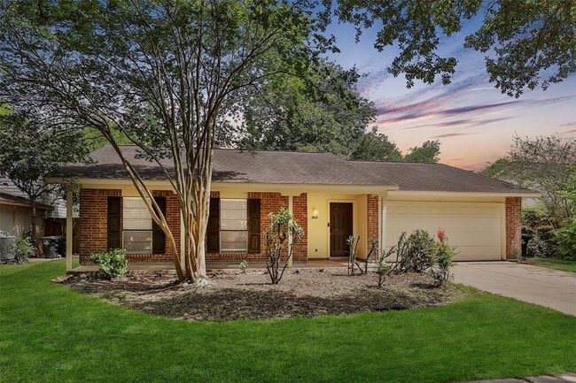 Photo - 3903 Coltwood Dr House