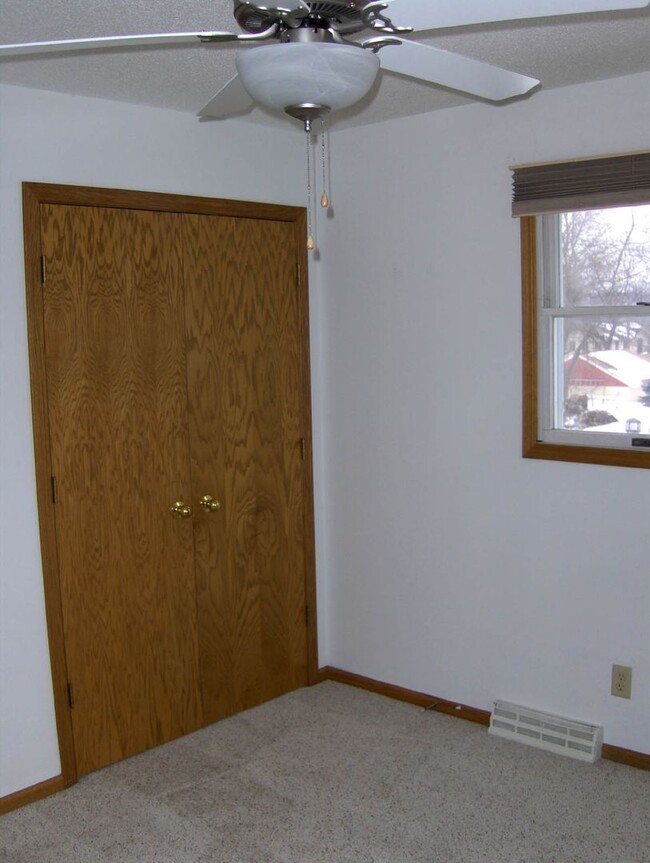 Photo - 1014-1016 Monroe St Apartment Unit 1014
