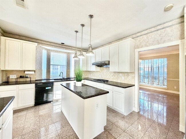Photo - 1916 Lakewinds Dr