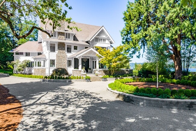Photo - Seward Park Estate