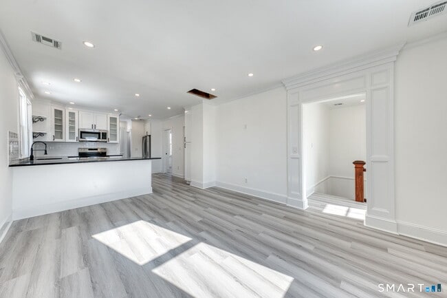 Photo - 44 Wallace Row Unidad Second Floor