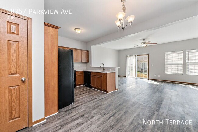 Photo - 10357 Parkview Ave