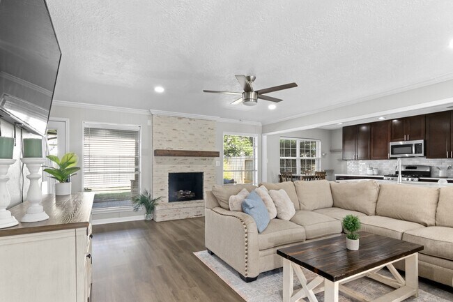 Photo - 13910 Ella Lee Ln