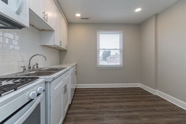 Photo - NEW UNITS AVAILABLE SOON! Unidad 7310-18