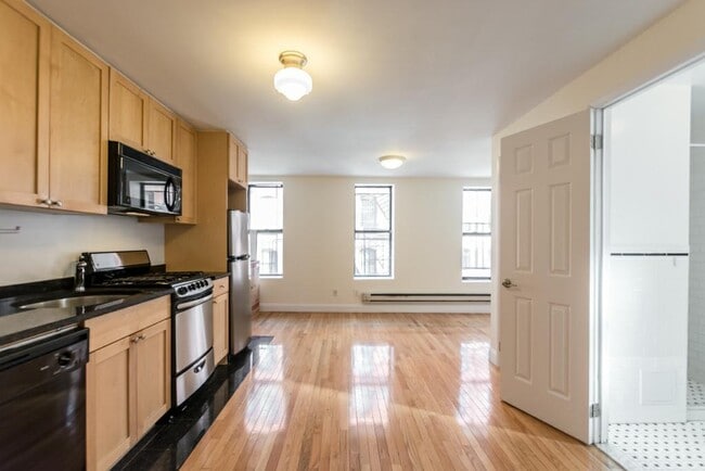 Building Photo - 273 Mott St Unit 3F Rental