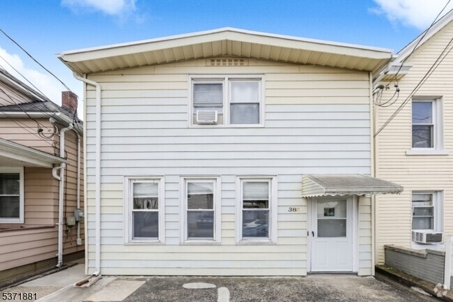 Building Photo - 38 Semel Ave Rental