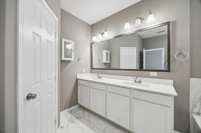 Photo - 8612 Cedardale Park Dr