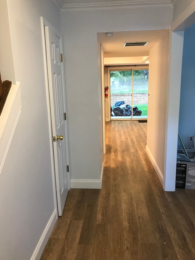 Photo - 159 Devon Ct