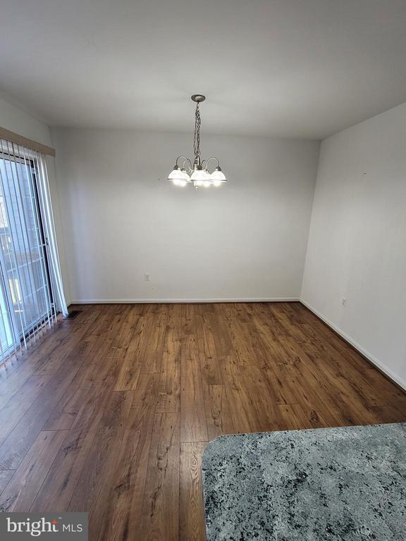 Photo - 233 Charleston Ct