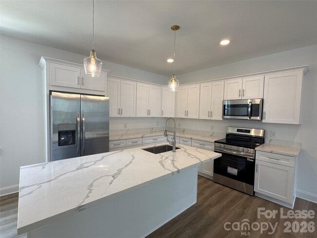 2106 Bombay Wy