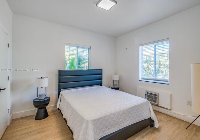 Photo - 5255 NE 3rd Ct Unidad 2
