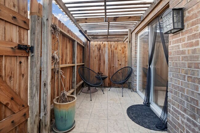 6111 Beverly Hill St Unit 50