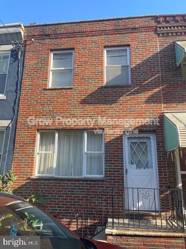 Building Photo - 925 Watkins St Rental