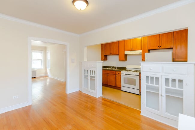 Photo - 5104 W 18th St Unidad 2M