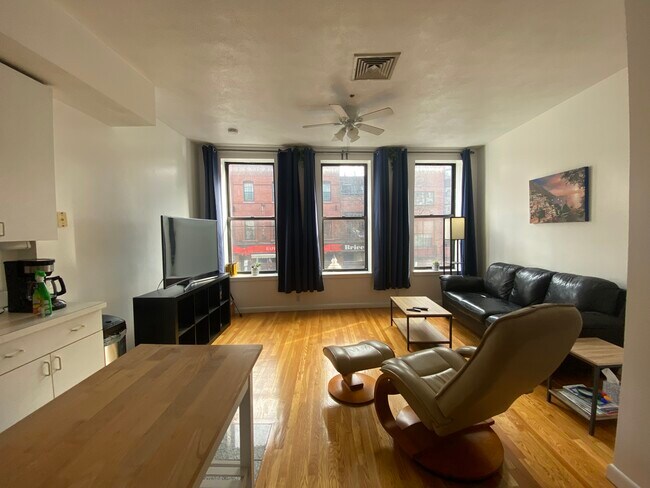 Photo - 234 Hanover St Unidad 2