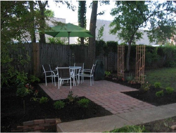 Photo - 46 W Kossuth St