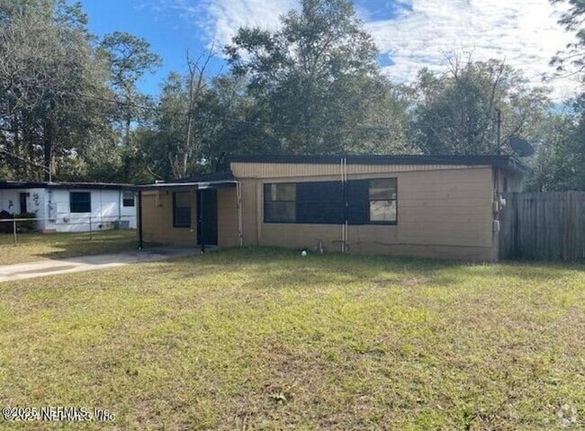 Building Photo - 10513 Gailwood Cir E Rental