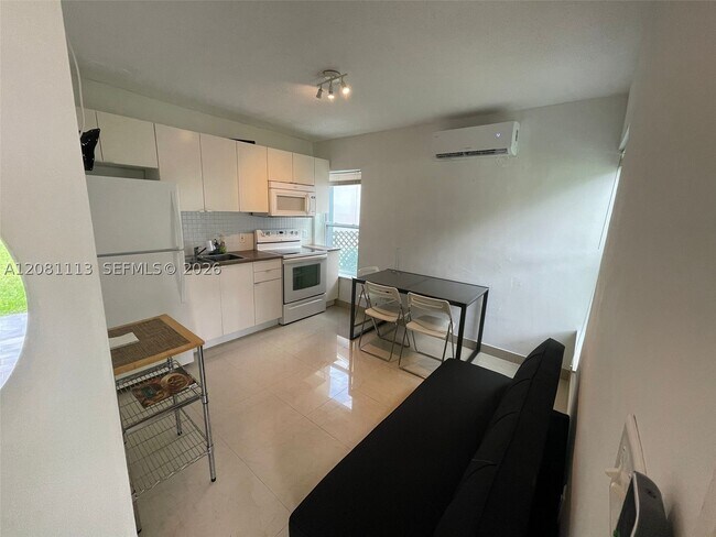 Photo - 2463 NE 183rd St Unit 2