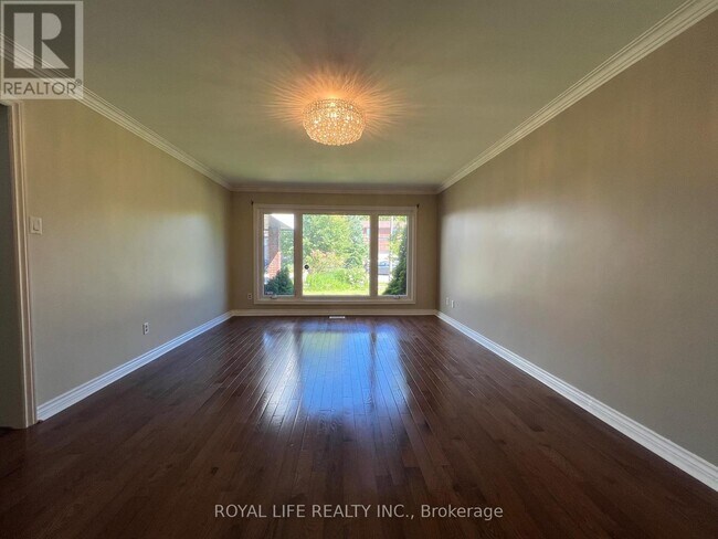 Photo - 10 Saddletree Dr
