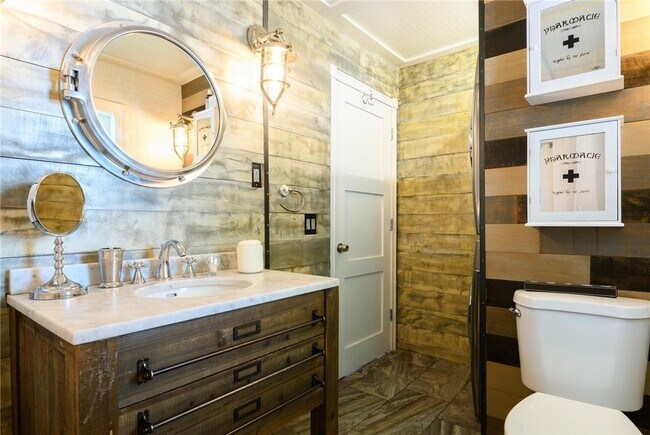 Photo - 2412 Polk St