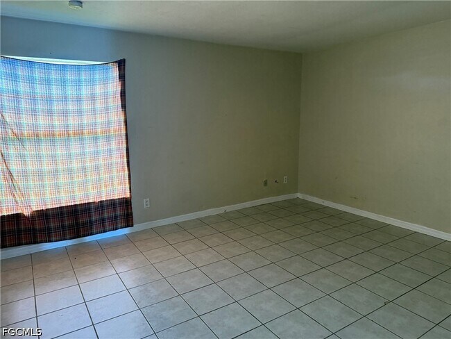 Photo - 1131 S Loop Blvd