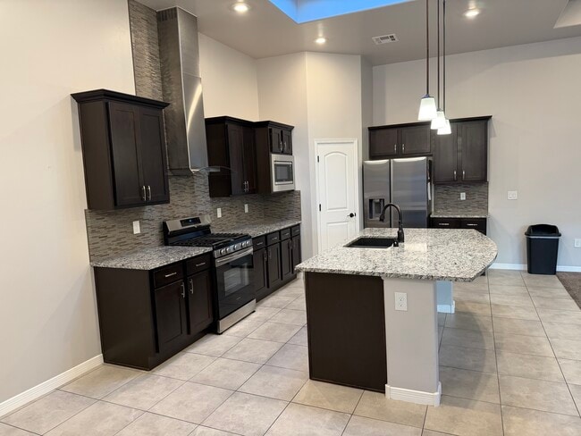 Photo - 3066 Don Buck Dr