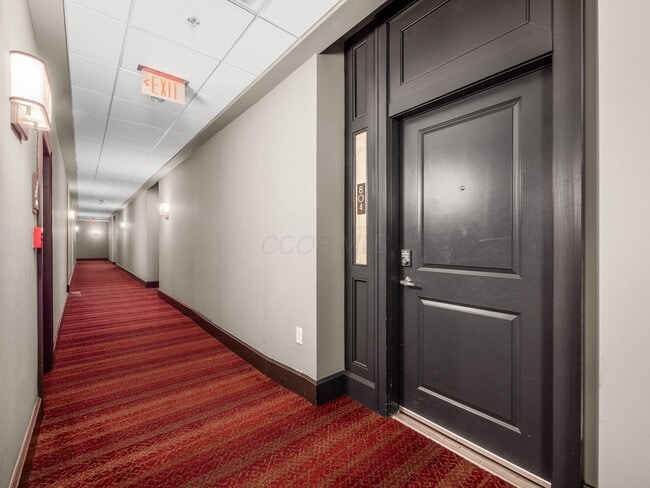 Photo - 51 N High St Unidad 804