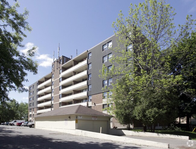 Building Photo - 75 John St W