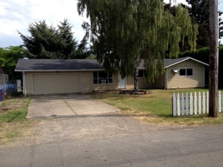 Photo - 4 Bedroom, 2 Bathroom House with Large Fenced Backyard, New Vinyl Plank Flooring, Granite Counter...