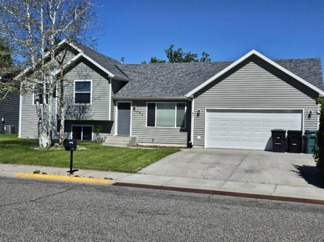 5 bedroom in Billings MT 59102 - 5 bedroom in Billings MT 59102 House