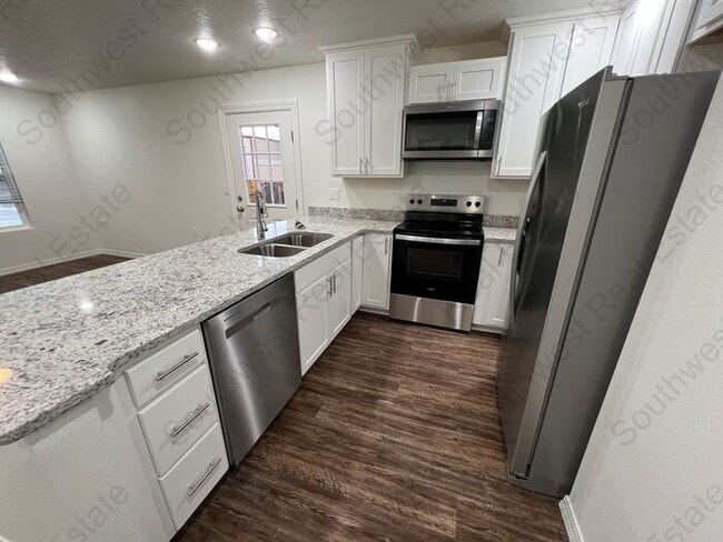 Photo - New Spacious 2 bedroom 2 bath Duplex.