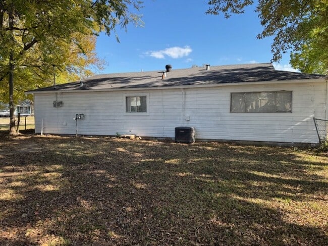 Photo - 3104 Gay Blvd