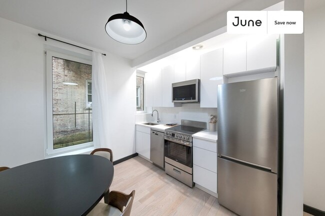 Photo - 624 E 17th St