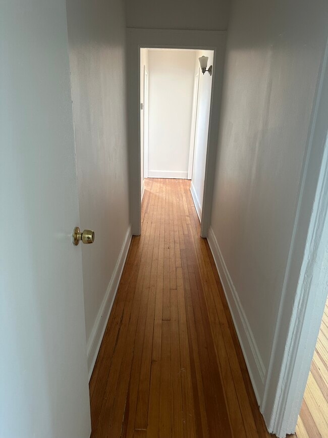 Photo - 111 Higbie Ln Unit 111 2nd floor