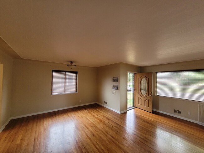 Photo - 2230 Marshall St