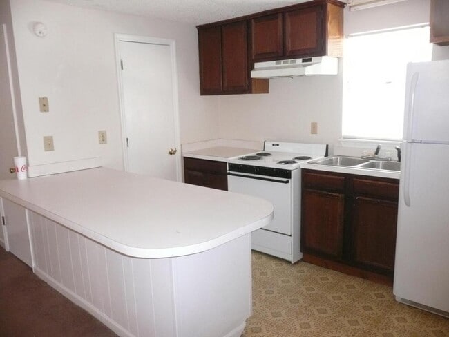 Photo - 545 Farrell St