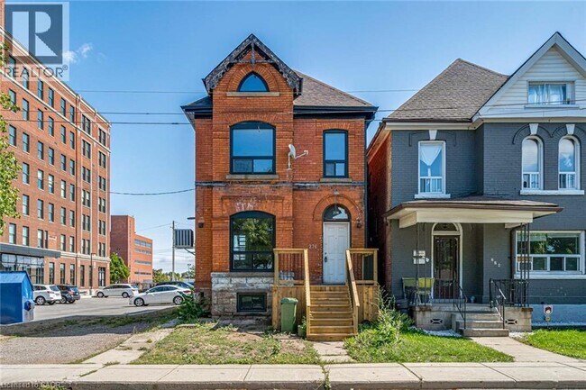 Photo - 276 Sanford Ave N Unit 1