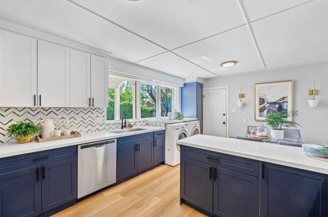 Photo - 102 Olive St