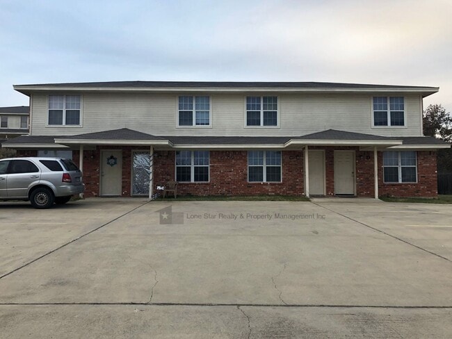 Building Photo - 404 Brittney Way