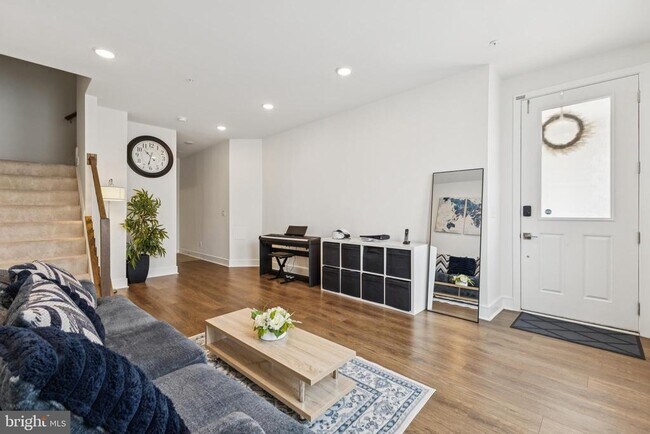 Photo - 42597 Nubbins Ter