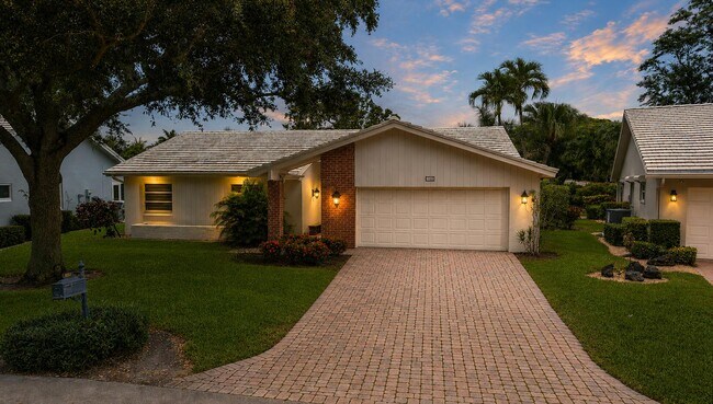 5557 N Cameo Dr